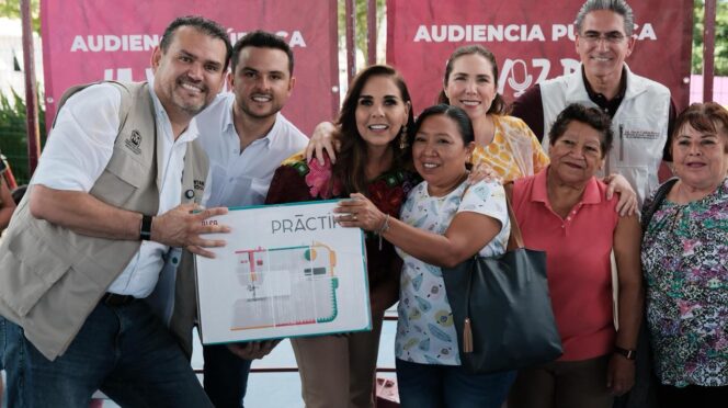 Acerca Mara Lezama apoyos directos a familias durante audiencia “La Voz del Pueblo” en Isla Mujeres