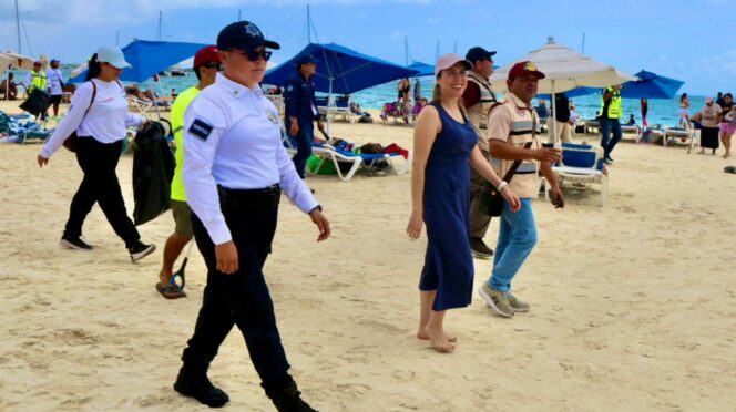 Presidenta municipal de Isla Mujeres supervisa en las playas los operativos de Semana Santa