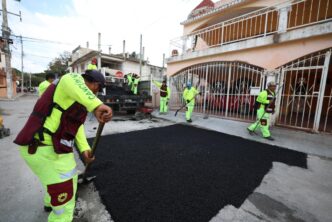 Atiende Ayuntamiento de BJ con mantenimiento vial la Sm. 23