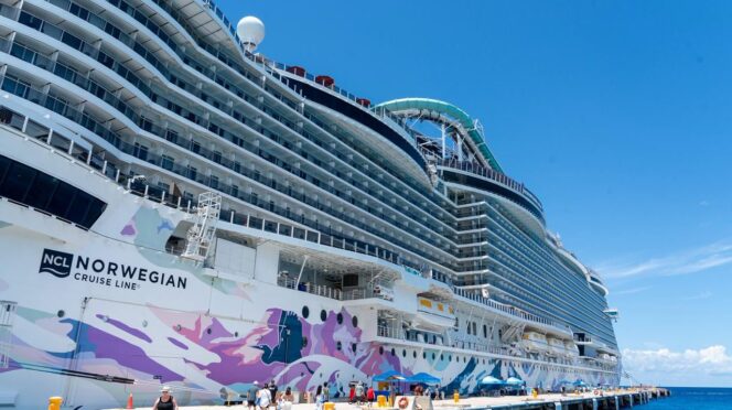 Chacón fortalece la llegada de cruceros con el arribo inaugural del Norwegian Luna en Cozumel