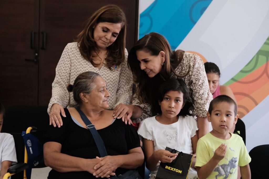 Entregan Mara y Verónica Lezama 31 aparatos auditivos a 16 beneficiarios para mejorar la calidad de vida e inclusión