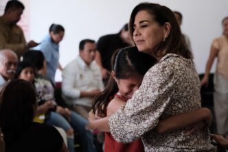 Entregan Mara y Verónica Lezama 31 aparatos auditivos a 16 beneficiarios para mejorar la calidad de vida e inclusión