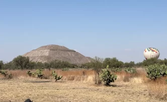 Aterrizaje de emergencia de globo en Teotihuacán: artefacto cae cerca de la Pirámide del Sol