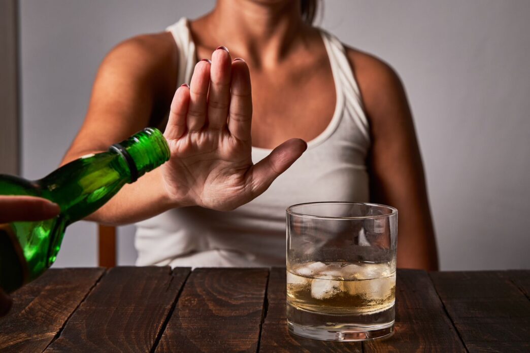 Médicos advierten daños irreversibles por consumo de alcohol