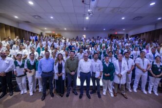 Gobierno de Sinaloa recibe especialistas en  salud
