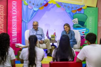 Rocha Moya invita a niñas y niños de Sinaloa a leer y escribir libros