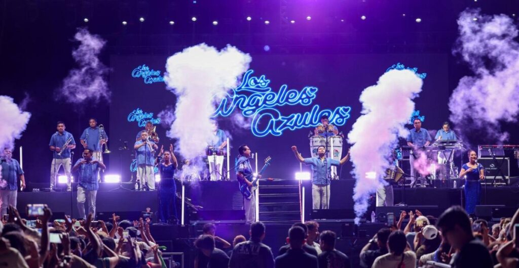 Más de 31 mil cancunenses celebran con “Los Ángeles Azules”