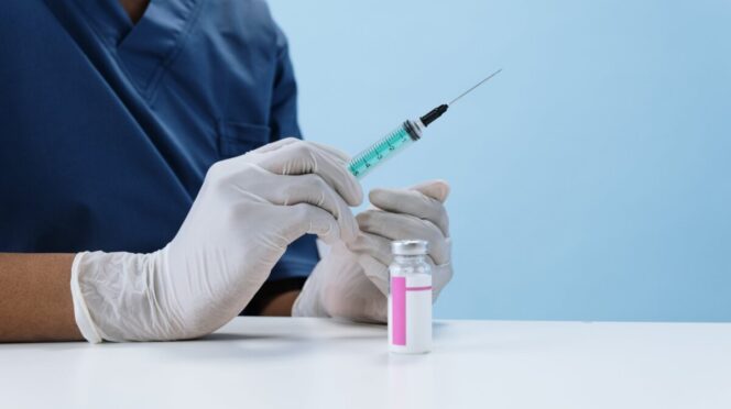 Vacuna contra la influenza podría reducir riesgo de demencia