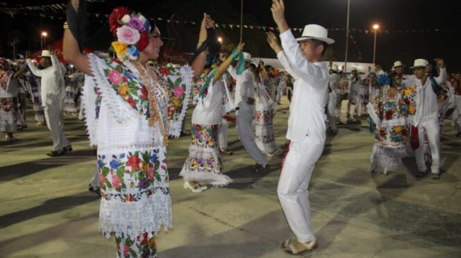 Vaquería histórica reúne a más de mil jaraneros en Yucatán