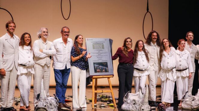 Develan Ana Paty Peralta y Mara Lezama placa conmemorativa de obra “Titizé”