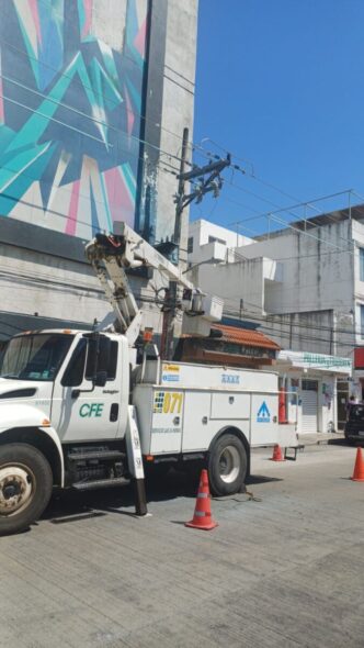 CFE reestablece al 100 por ciento el servicio en Playa del Carmen