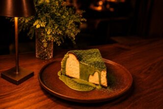 El “Cheesecake de Matcha Ceremonial” llega a Porfirio’s Cancún en colaboración con Namasteali Roots