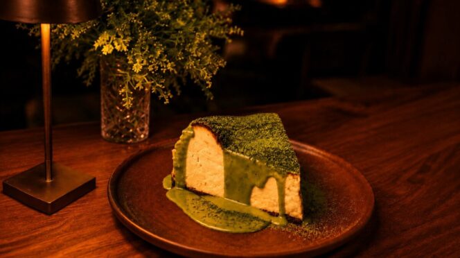 El “Cheesecake de Matcha Ceremonial” llega a Porfirio’s Cancún en colaboración con Namasteali Roots