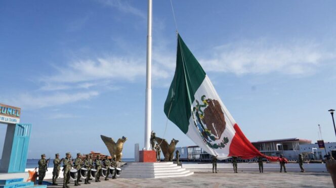 Gobierno Municipal conmemora el CLXIV aniversario de la Batalla de Puebla con izamiento de bandera