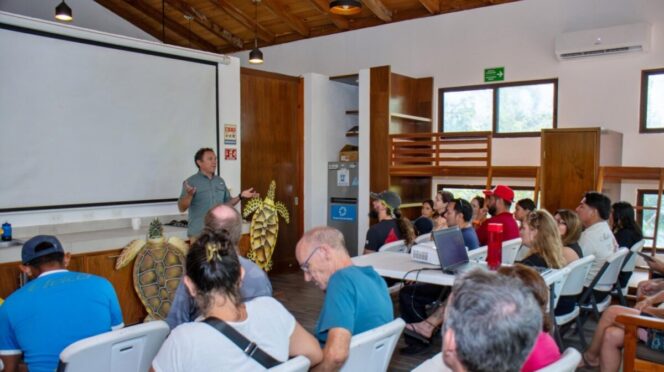 Inicia FPMC capacitación del voluntariado del Programa de Protección a la Tortuga Marina para la temporada 2026