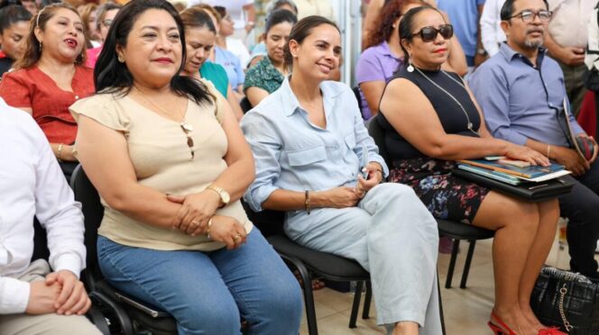 Proporciona Ana Paty Peralta herramientas a maestros de nivel básico