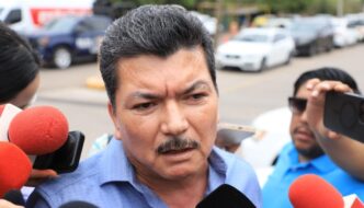 Reportan entrega de exjefe policial de Sinaloa a EEUU