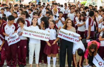Resalta Ana Paty Peralta y Mara Lezama cumplimiento a la educación con domo en la secundaria técnica # 11