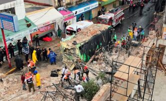 Colapsa fachada en CDMX; hay cuatro lesionados