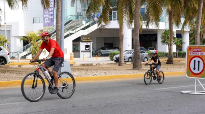 Vive la ciudad emotivo día con el “Paseo Cancunense”