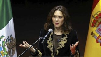 Gira de Ayuso desata polémica en México
