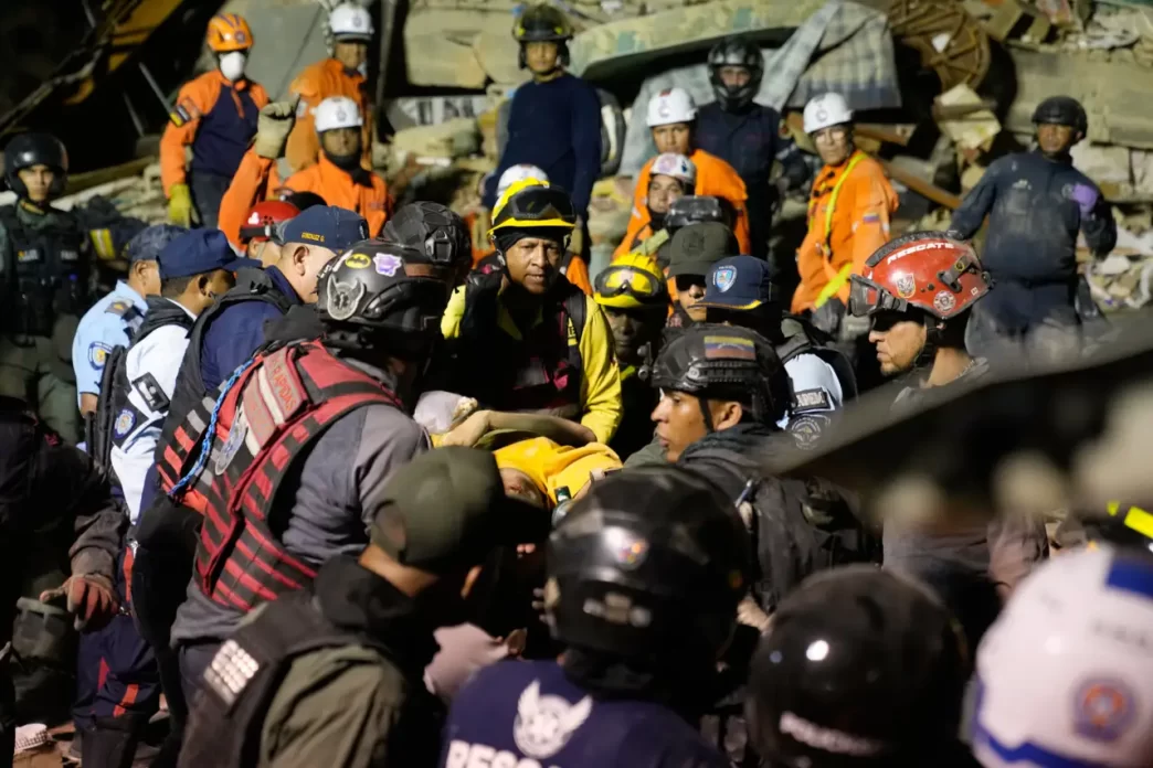 Venezuela recibe más de 1,600 rescatistas internacionales tras devastadores terremotos
