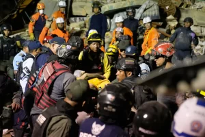 Venezuela recibe más de 1,600 rescatistas internacionales tras devastadores terremotos