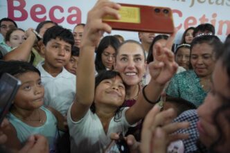 Claudia Sheinbaum impulsa la Beca Rita Cetina a estudiantes de Chiapas