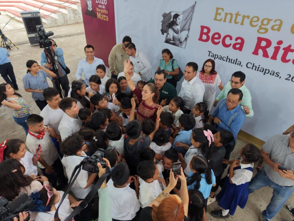 Claudia Sheinbaum impulsa la Beca Rita Cetina a estudiantes de Chiapas