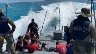 Aseguran a indocumentados cubanos en Isla Mujeres