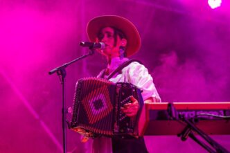 Julieta Venegas reúne a miles en Puerto Vallarta