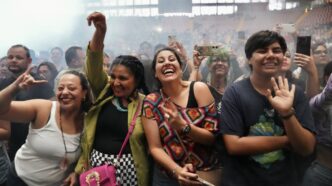 Aterciopelados y Piso 21 reúnen a miles en Guadalajara