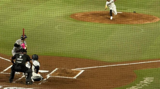 Se estrenan con derrota los Tigres en los “superlunes de beisbol”