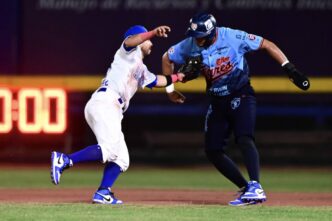 Monclova vence a Tigres en juego de 10 entradas