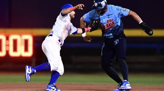 Monclova vence a Tigres en juego de 10 entradas