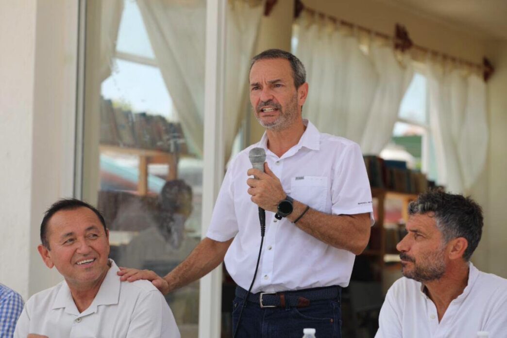 Acerca SEDE servicios fiscales a ciudadanos de Holbox con la Caravana de Formalización y Progreso SAT 2026