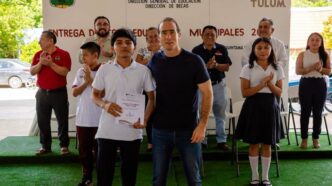 Mil becas impulsan la educación en Tulum