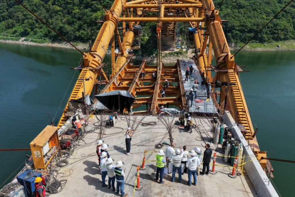 Sheinbaum visita el Puente Rizo de Oro en Chiapas: de las chalanas a dos horas de viaje a Tuxtla
