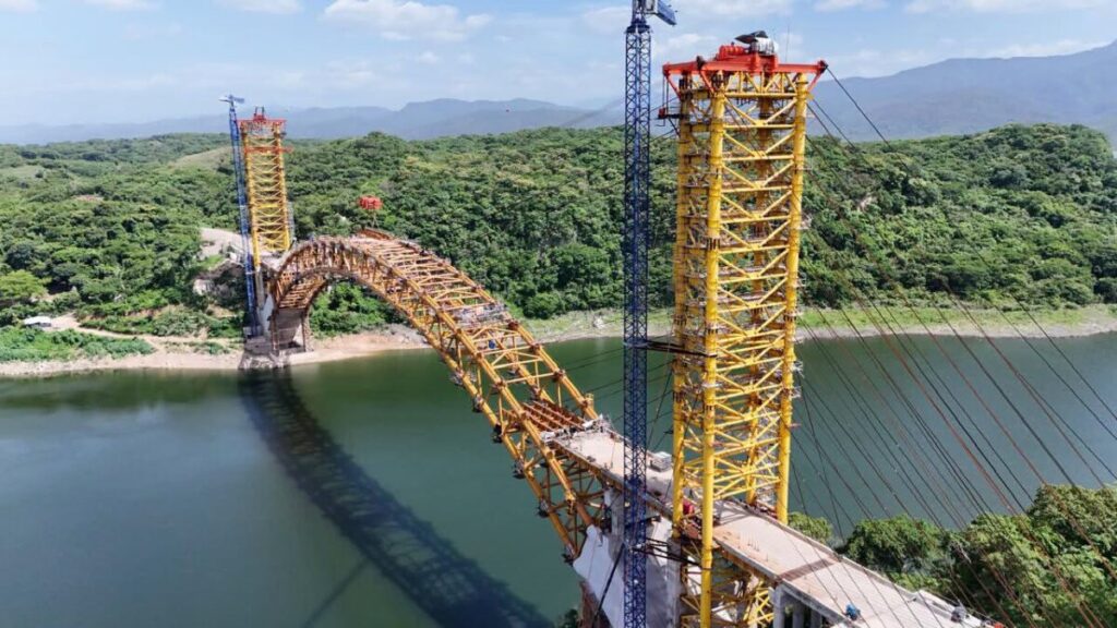 Sheinbaum visita el Puente Rizo de Oro en Chiapas: de las chalanas a dos horas de viaje a Tuxtla