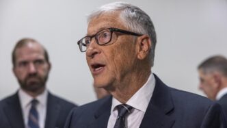 Bill Gates declara que Jeffrey Epstein intentó presionarlo con información sobre sus infidelidades