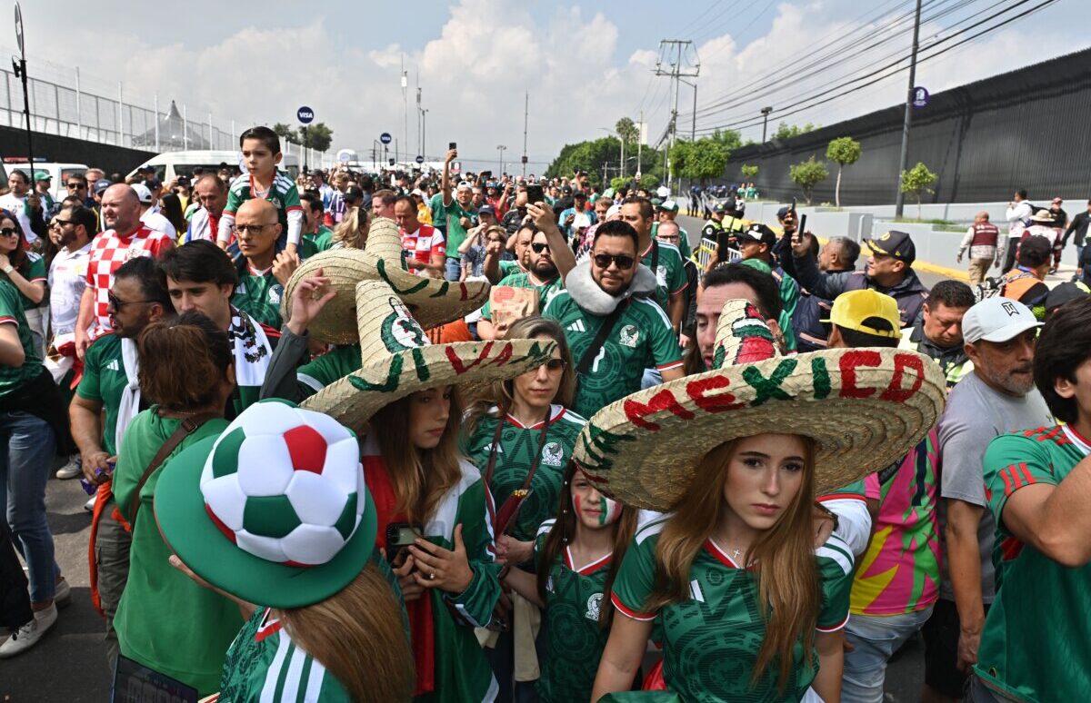 Fan Fest Zócalo: caos en accesos, Metro cerrado y protesta de la CNTE