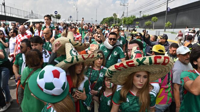 Fan Fest Zócalo: caos en accesos, Metro cerrado y protesta de la CNTE