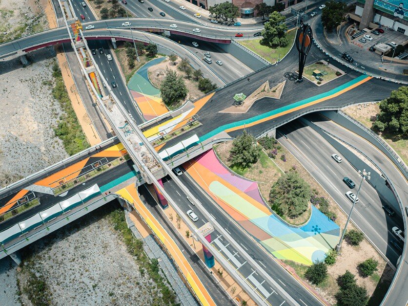 Mural E-32 Monterrey transforma Avenida Constitución