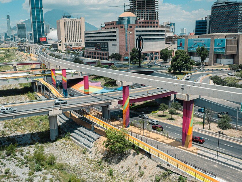 Mural E-32 Monterrey transforma Avenida Constitución