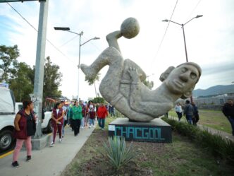 Esculturas mundialistas de Ecatepec asombran a propios y extraños