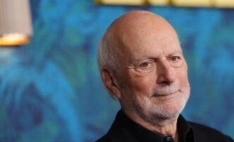 Muere James Burrows, leyenda detrás de “Friends” y “Cheers”