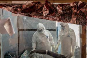 Francia confirma primer caso de ébola vinculado al brote en Congo