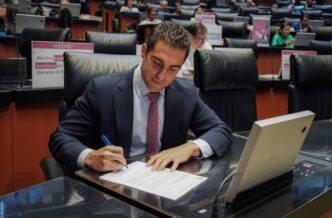 Gino Segura solicita licencia al Senado para fortalecer la organización territorial de la 4T en QR