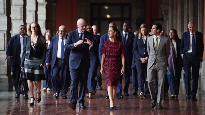 Sheinbaum recibe a Infantino en Palacio Nacional previo a la inauguración del Mundial 2026