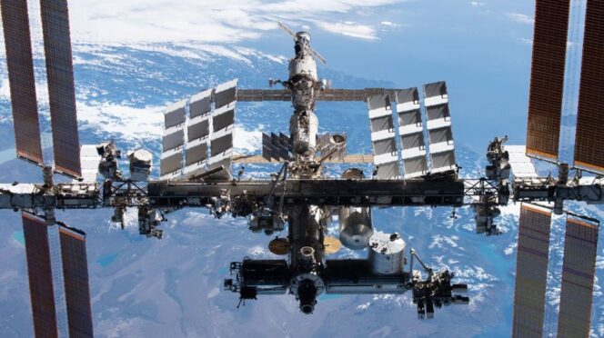 Fuga de aire en la EEI obliga a la NASA a activar protocolos de seguridad